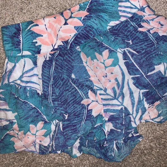 American Eagle Blue & Pink Floral shorts size S - Picture 4 of 7